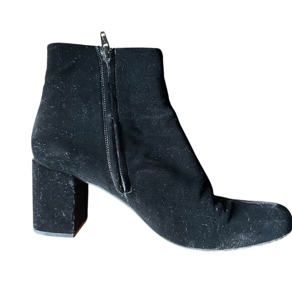 SAINT LAURENT Velvet Heeled Booties
Black Sz 41 (US 11) - Picture 5 of 8